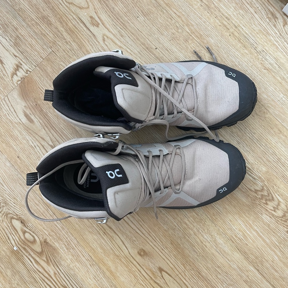 Swiss Engineering Cloudrock Waterproof hiking shoes in beige.